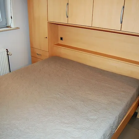 Residentie Hof Vlaanderen 아파트